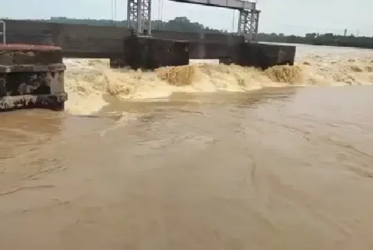 Flood in Rusikulya river, Sorada town in Ganjam inundated as CWC issues alert Flood like situation in Odisha