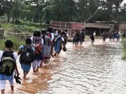Hundreds of school students stranded due to flash floods in Odisha’s Kendrapara Hundreds of school students stranded