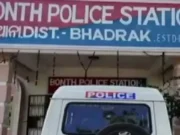 Loot in Bhadrak of Odisha, van driver suffers serious injuries Loot in Bhadrak