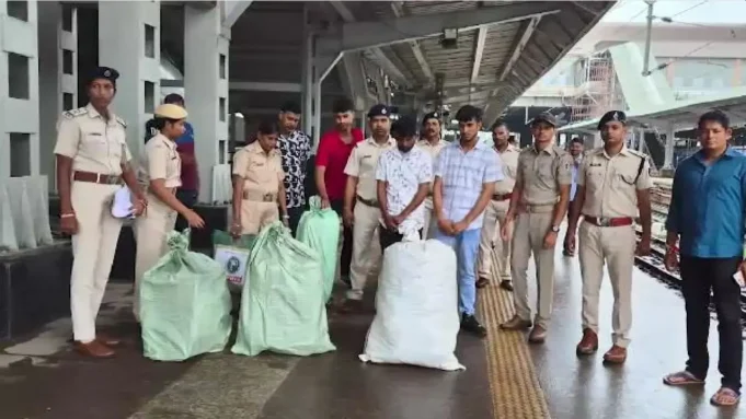 ganja seized in Bhubaneswar station ganja seized in Bhubaneswar station