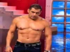 Salman Khan goes shirtless, wipes off make up on Bigg Boss to silence trolls Salman Khan goes shirtless