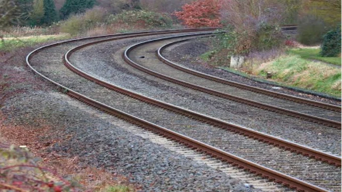 Train runs over 4 people Train runs over 4 people