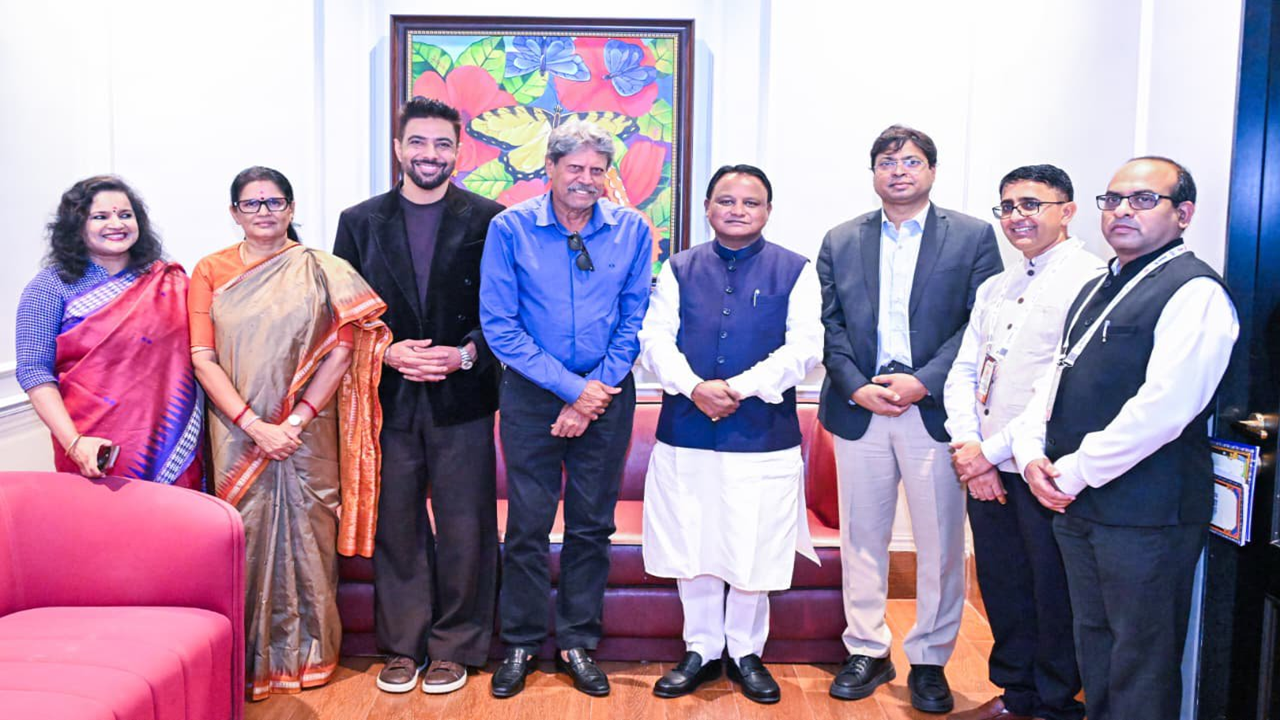Odisha CM meets Kapil Dev Odisha CM meets Kapil Dev