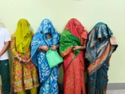 Gang of 4 women held for mobile theft in Bhubaneswar during Durga Puja women held for mobile theft in Bhubaneswar