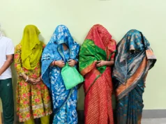 Gang of 4 women held for mobile theft in Bhubaneswar during Durga Puja women held for mobile theft in Bhubaneswar